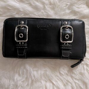 Coach buckle/zip-around leather wallet - black